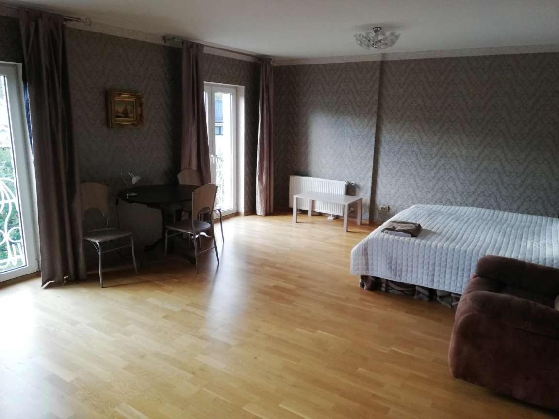 Oti Guesthouse Tallinn Eksteriør bilde